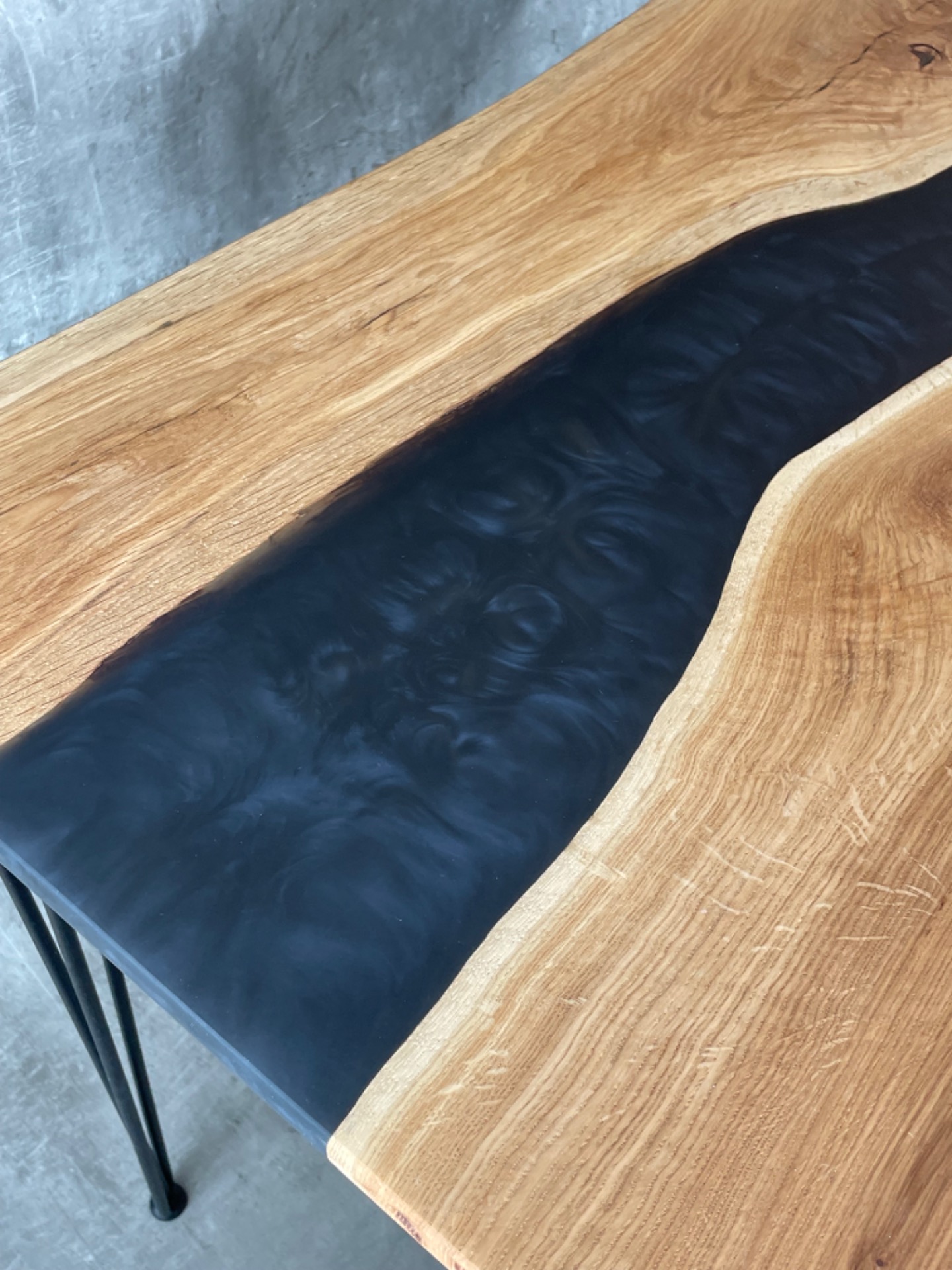 Konferenčný stôl so živými okrajmi BLACK OAK