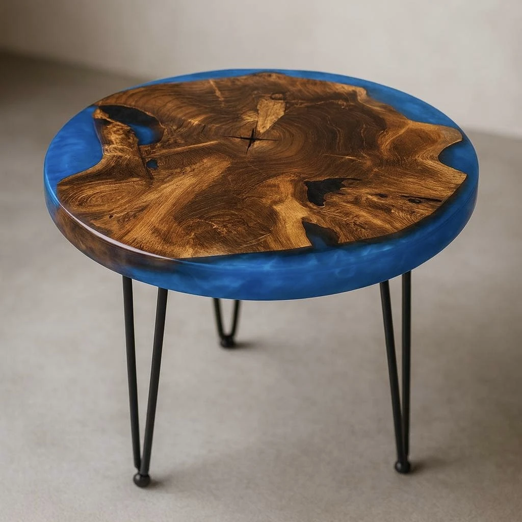 Konferenčný stolík z teaku, modrá živica, oceľové nohy, Ø50 cm
